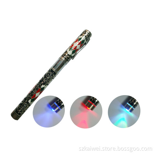Egq-006 New Design Atomatic EGO Electronic Cigarette with Automatic Battery and Color Lights on The Bottom, Battery E CIGS
